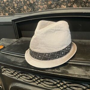 Stylish Distressed Gray Fedora Hat